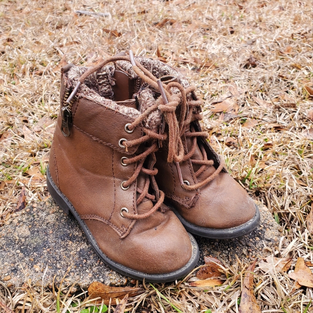 Girls boots